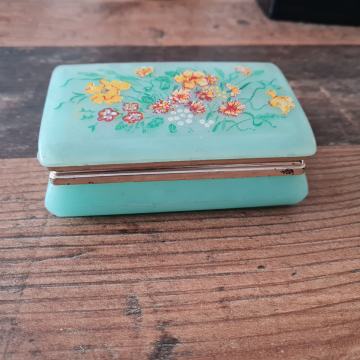 Stara kutija za nakit i slično