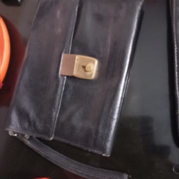 Prilika, kožna tašnica za ruku !