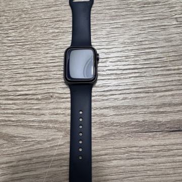 Apple Watch SE 40 mm – aluminij