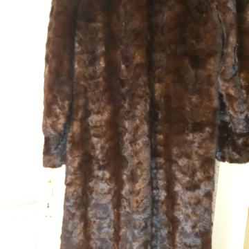 Bunda od nerca, duga, kao novo, pravo krzno, vel. 40