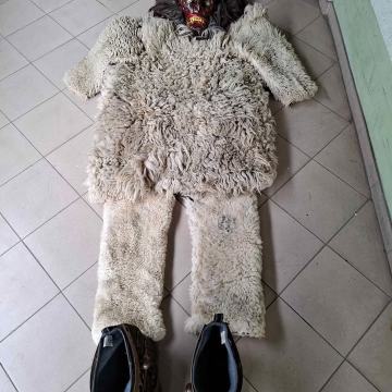 Kostum đavola od kože,drvena maska,cipele.