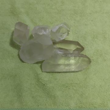 Kristale kvarca prodajem