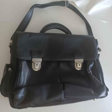 Prodajem musku poslovnu torbu