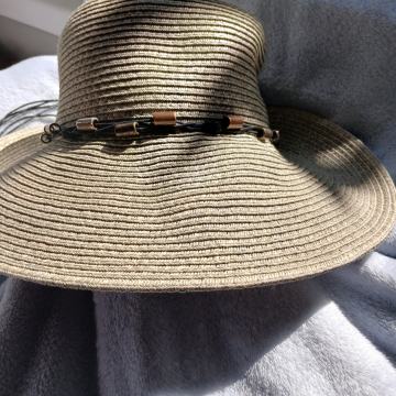 ŠEŠIRI ŽENSKI-Slamnati