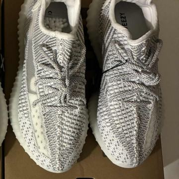 Yeezy Boost 350 V2