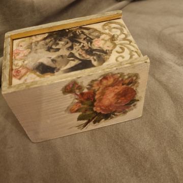 Drvena ukrasna kutijica za nakit 12×8cm