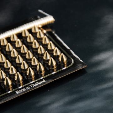 naušnice na magnet 48 kom . štand , nakit akcija , veleprodaja