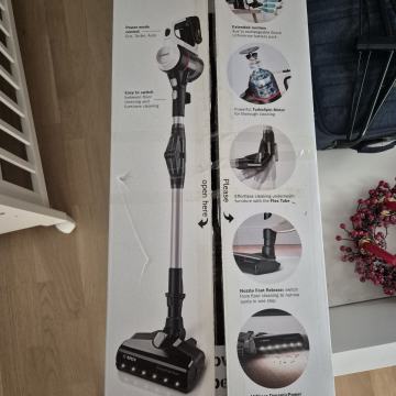 Bosch stapni usisavac