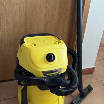 Karcher stapni usisavac