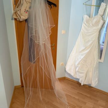 Vjenčanica Br. 46 Bijela sa veom