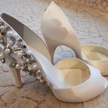 MENBUR vjenčane cipele broj 39 - NOVO