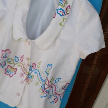 NOVA bijelo cvjetna ljetna bluza&suknja L