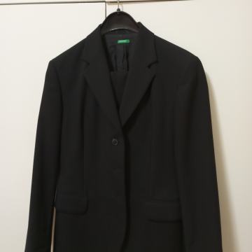 Ženski crni sako marke beneton