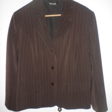 ELEGANTNI ŽENSKI SAKO 42 - 44 L