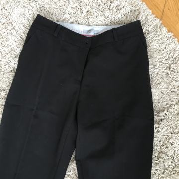 HM POSLOVNE HLAČE NA CRTU, vel.36