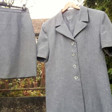 Kostim s kratkim rukavima br. 42