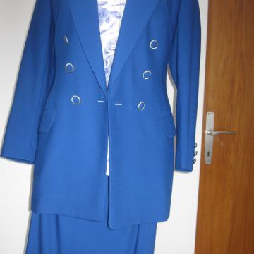 kostim ( sako, hlače i suknja ), nekoliko sakoa i jaknica, NOVO