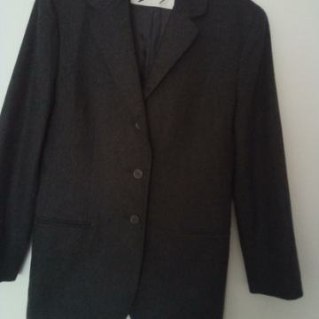 nikad nošen sako   br 38-40 tamno siva boja
