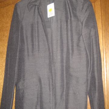 ODIJELO S HLAČAMA vel.38  NOVO