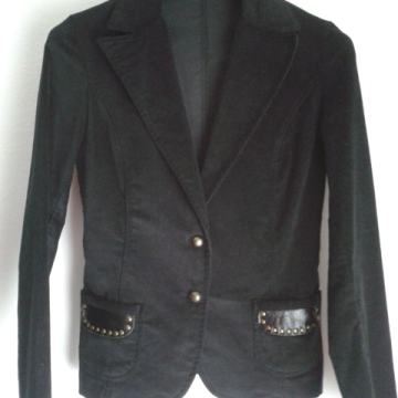 Plišani crni sako s zakovicama, vel. 36