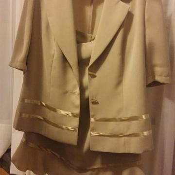 Kostim boje pistacije