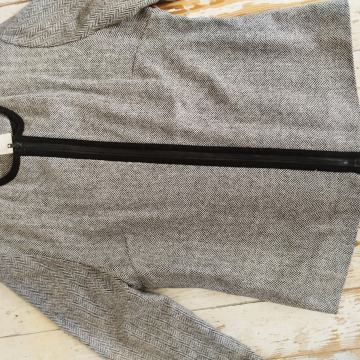 Riblja kost cif sakoić