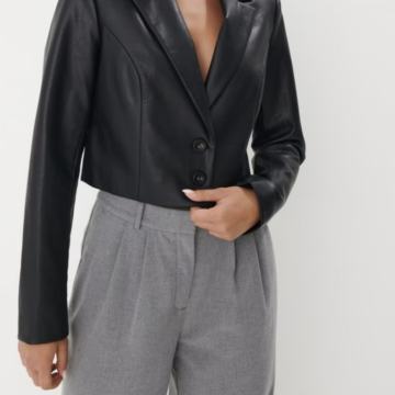 CRNI KOŽNI KRATKI SAKO vel L/XL - NOVO