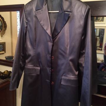 Sako, prekrasan, srebrni, glazki materijal sa elastinom.