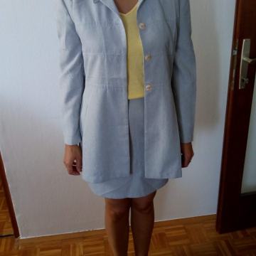 Sivi komplet-suknja i sako - 8€