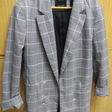 Sivi sako kariranog uzorka, M vel. materijal nije rastezljiv