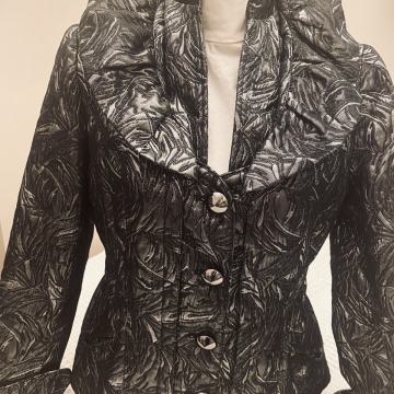 Srebrn/crni svečani sako vel M strukiran dizajnerski NOVI iz SAD