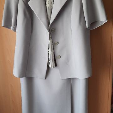 Srebrno sivi trodjelni komplet 42/XL