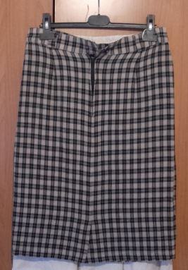 Suknje razne veličine 40-42, prodajem.