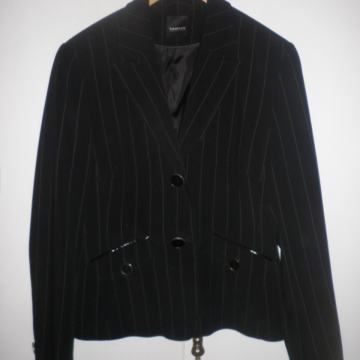 TAIFUN - ŽENSKI ELEGANTNI LAGANI SAKO 42 L