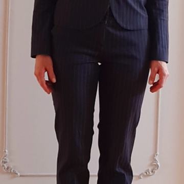 Tamno plavo odijelo na bijele crte S.Oliver 38