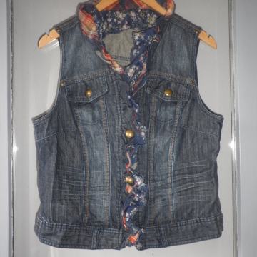 ŽENSKA LAGANA TRAPER KOŠULJA / PRSLUK 38 M