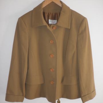 ŽENSKI ELEGANTNI VUNENI KOMPLET SAKO I SUKNJA 40 M