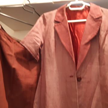 Ženski komplet crveni broj 40-42 kostim