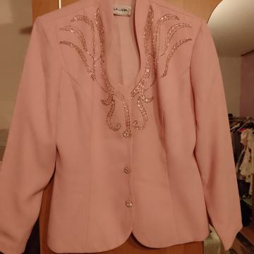 Zenski komplet sako i suknja. Broj 11/12 . Broj 42