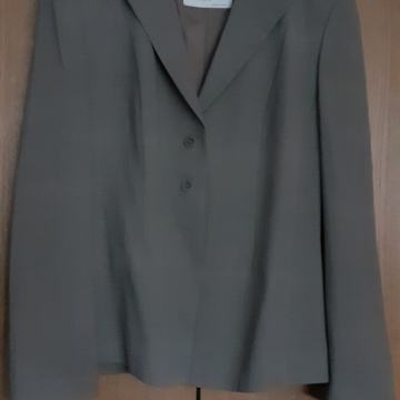 ženski kostim ve. 42