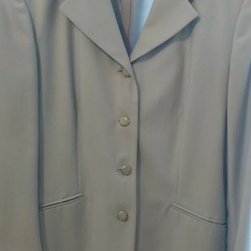 Ženski kostim, vel. 46, talijanski, poklon svilena marama