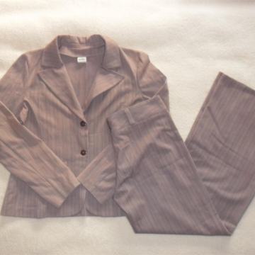 žensko odijelo, vel. 40-42