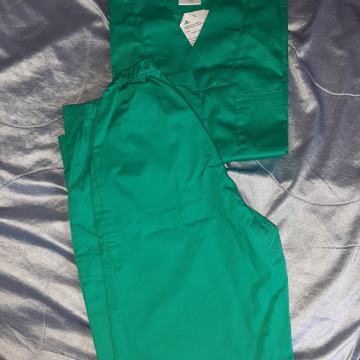 Nova medicinska uniforma  - kiruška