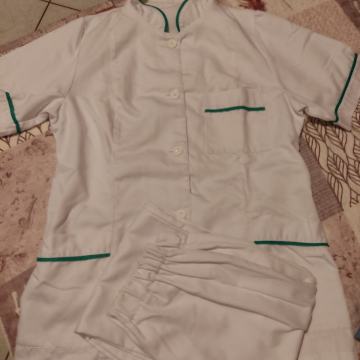 Ženska odjeća za medicinsku sestru ili fizioterapeuta