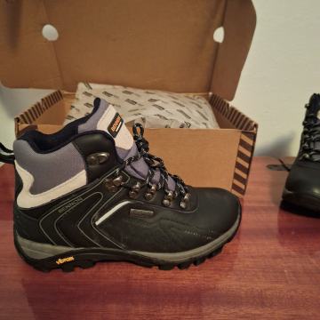 Ženske  radne cipele broj 38