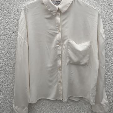 Bershka košulja vl.L