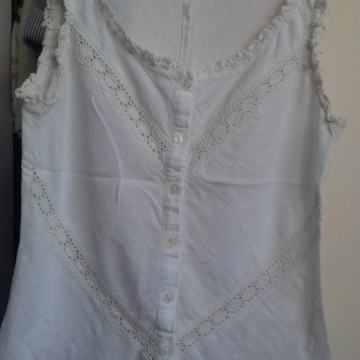 Bijela bluza sa čipkom, Reserved