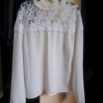 Bijela bluza s čipkom