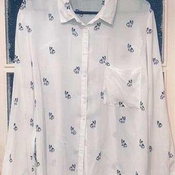 Bijela bluza s pesekima