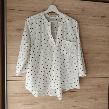 Bijela bluzica s uzorkom srca